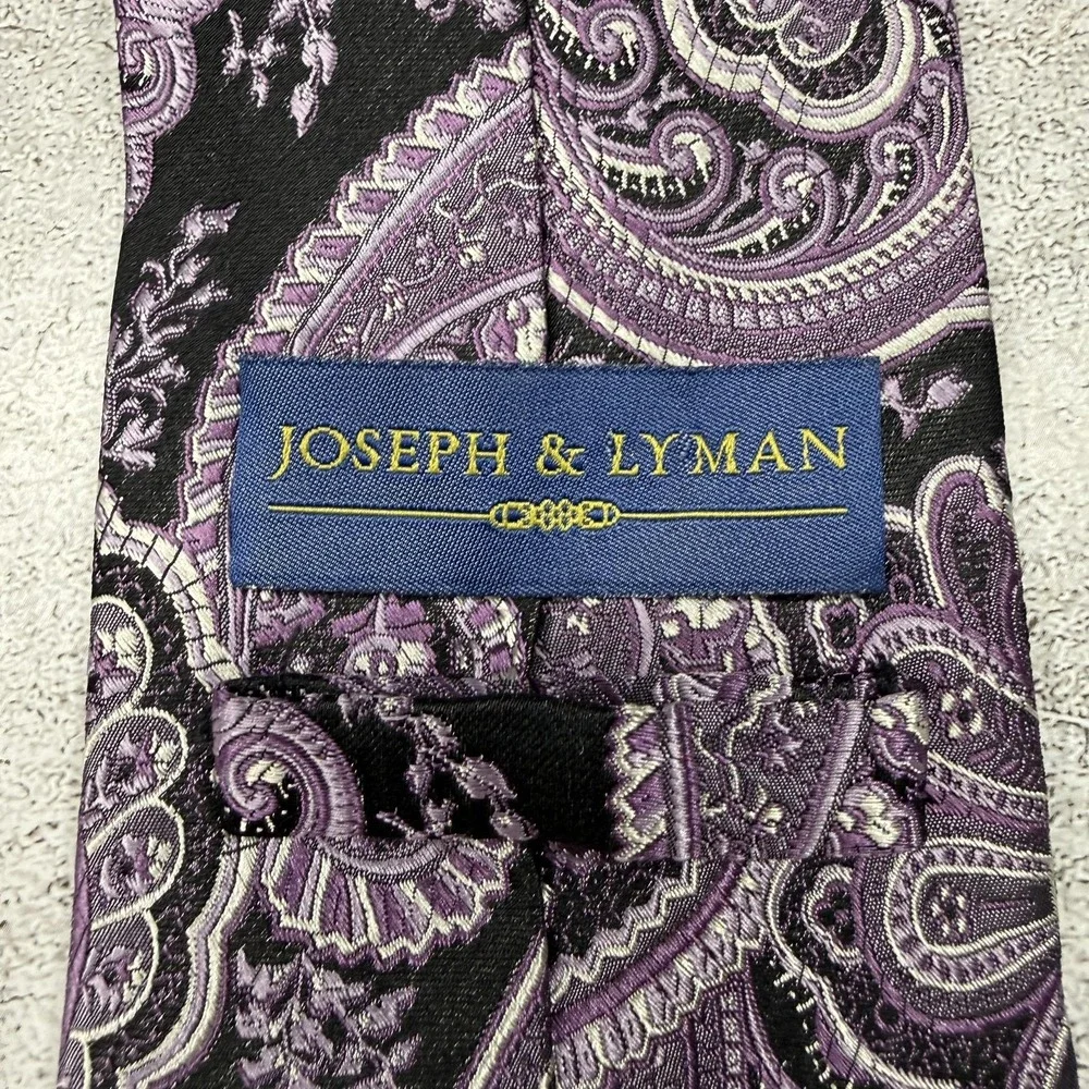 Joseph & Lyman Silk Tie Mens One Size Purple‎ Paisley Made In China Necktie